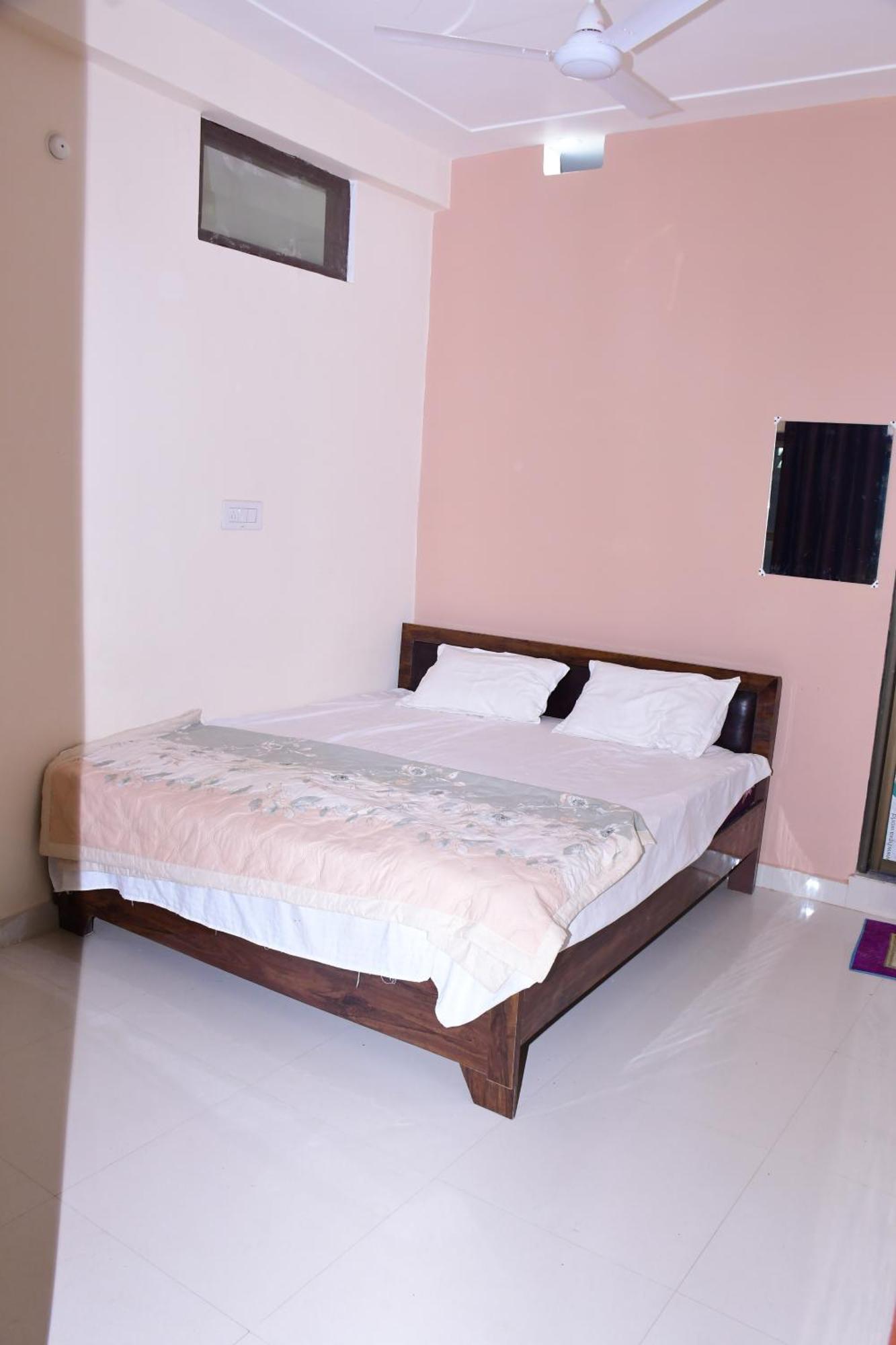 Shree Ram Hotel Ayodhya ภายนอก รูปภาพ